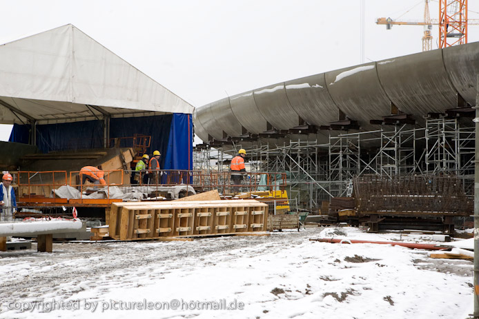 20081220gareplaza074