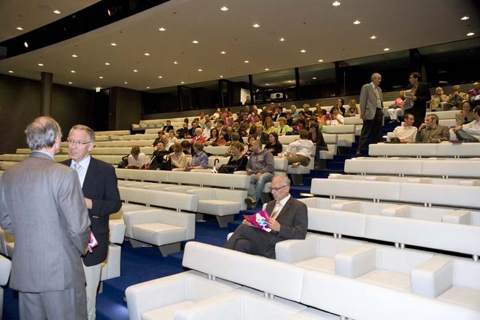 unigoesbelval20070621154