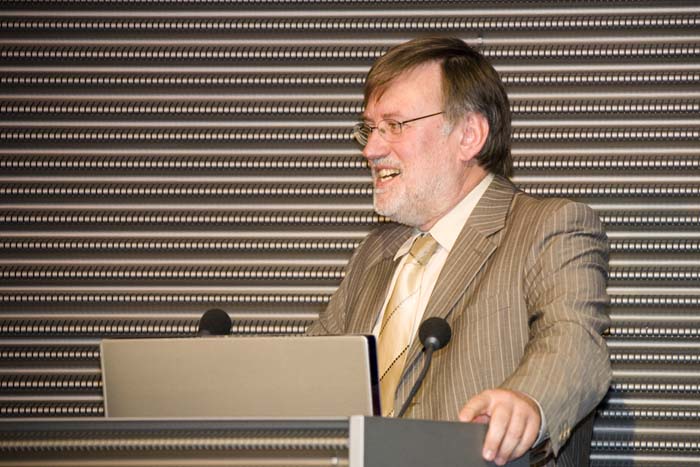 unigoesbelval20070621201