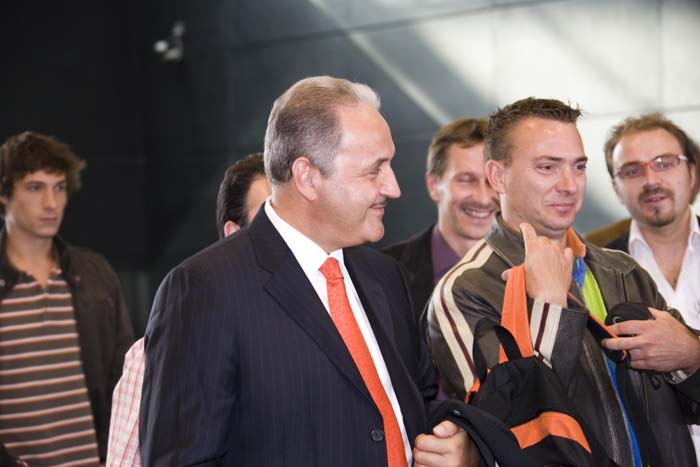 unigoesbelval20070621217