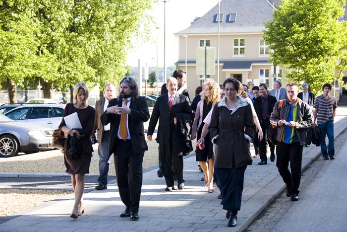 unigoesbelval20070621221