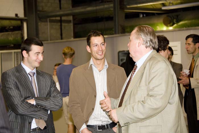 unigoesbelval20070621260