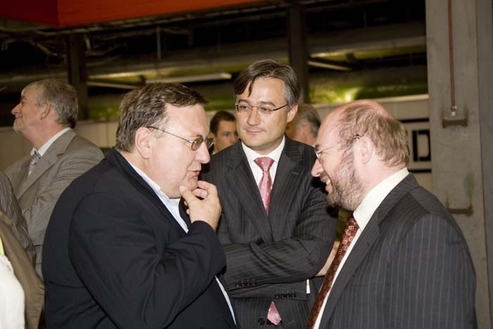 unigoesbelval20070621264